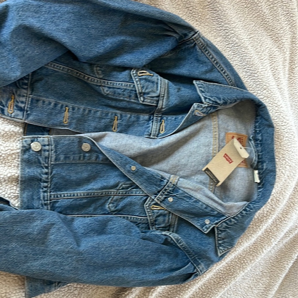 never worn levi’s jean jacket